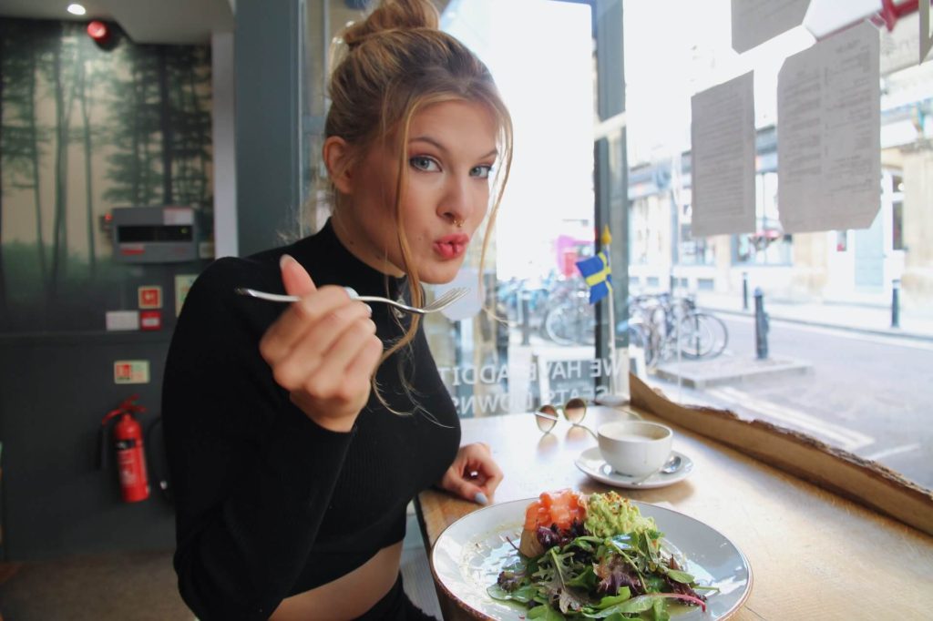 woman eating a nutritious salad